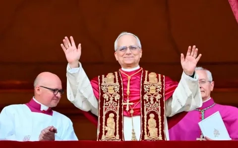  Grupo San Valero da la bienvenida al nuevo papa León XIV 