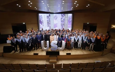 La Universidad San Jorge celebra la ceremonia de graduación de más de 130 alumnos de USJ Sénior 
