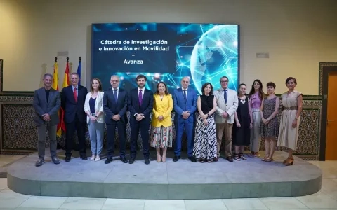 La Universidad San Jorge y AVANZA firman una cátedra de investigación para impulsar el transporte sostenible y mejorar la movilidad urbana 