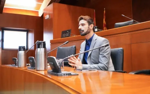 El director del grado en Diseño y Desarrollo de Videojuegos, Daniel Blasco, comparece en las Cortes para contribuir a la protección de los jóvenes frente al impacto de la tecnología