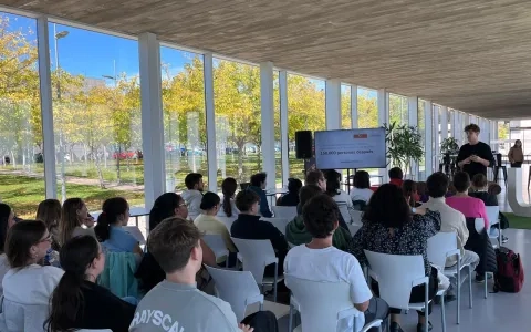 Daniel Sanjuán, fisioterapeuta y docente de la USJ, abre el ciclo de conferencias Life Skills Academy del curso 25-26
