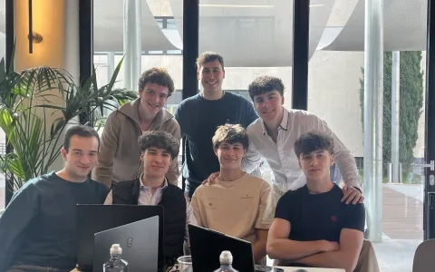Dos equipos de alumnos de la Escuela de Arquitectura y Tecnología participan en la gran final del hackathon internacional OdiseIA4Good 2026