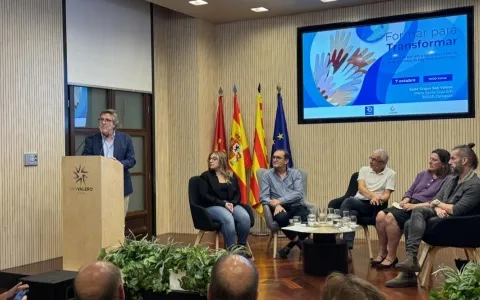 La Jornada 'Formar para Transformar' reúne a la comunidad educativa para celebrar los 25 años del Centro de Formación Casco Viejo