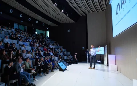 Luis Ángel Peralta, alumni de la USJ, conecta creatividad e innovación con su startup Uyara Studios