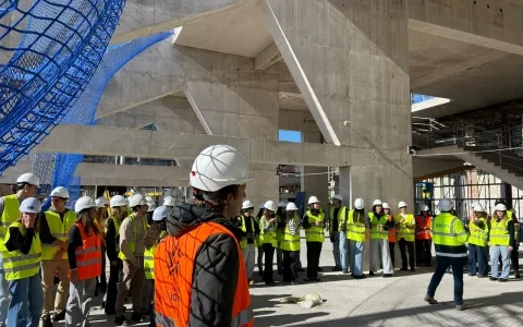 Alumnos de Arquitectura de la USJ visitan las obras del nuevo estadio de La Romareda