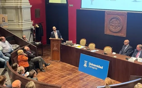 Juan Rabal, docente del grado en CCAFD, gana el premio a la mejor tesis doctoral de la Cátedra MAZ
