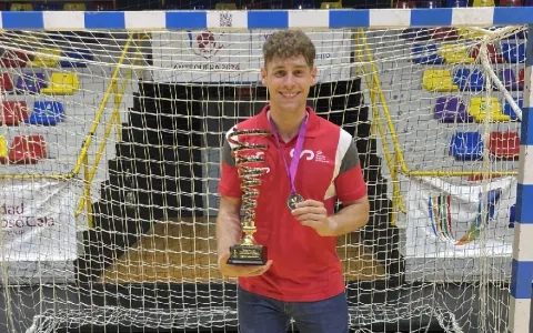 Daniel Sanjuán, docente de la Facultad de Ciencias de la Salud, gana el Campeonato del Mundo Universitario de Balonmano como fisioterapeuta del equipo nacional
