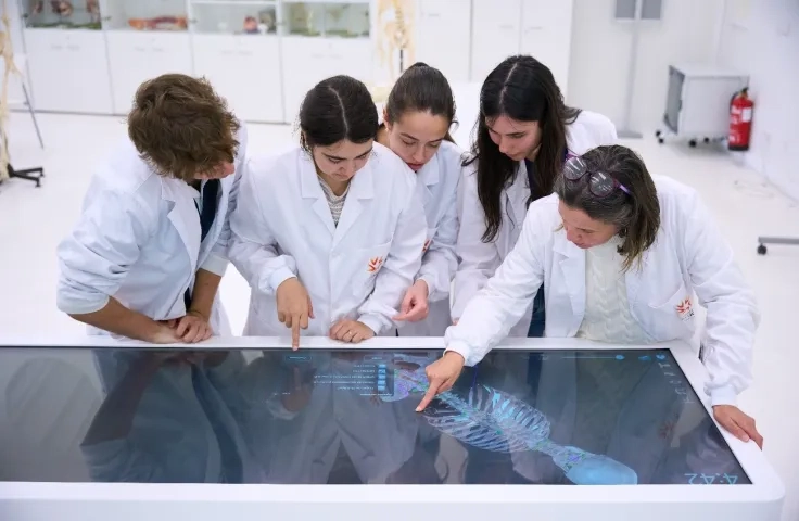 Universidad tecnológica y creativa